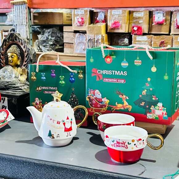 Christmas Tea Set With Teapot & Two Cups - Santa Claus Design Ceramic With Gold - Picture 10 of 11